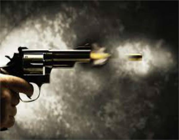 money laundering guns  2 injured