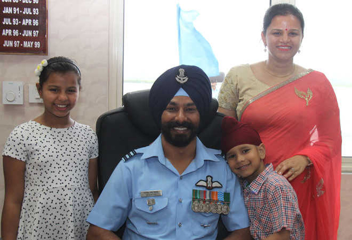 ਮਨਦੀਪ ਸਿੰਘ ਦੀ ਸ਼ਹਾਦਤ ਤੋਂ ਪਹਿਲਾਂ ਦੀ ਘਟਨਾ ਸੁਣ ਕੇ ਮਾਣ ਨਾਲ ਭਰ ਜਾਵੇਗਾ ਹਰ ਪੰਜਾਬੀ ਦਾ ਦਿਲ, ਕਰੋਗੇ ਸਲਾਮ (ਤਸਵੀਰਾਂ)
