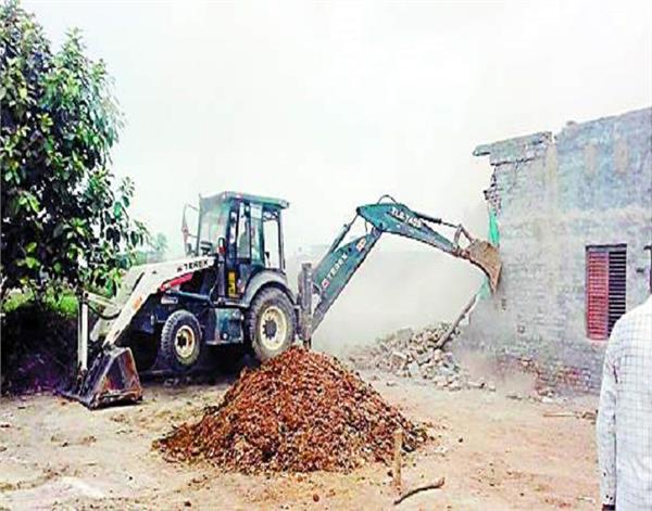 disrupted illegal construction of six houses around the pond