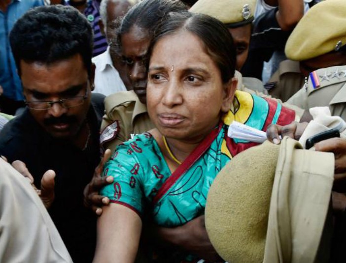 ਰਾਜੀਵ ਗਾਂਧੀ ਕਤਲਕਾਂਡ ''ਚ ਦੋਸ਼ੀ ਨਲਿਨੀ ਨੇ ਬੇਟੀ ਦੇ ਵਿਆਹ ਲਈ 6 ਮਹੀਨੇ ਦੀ ਮੰਗੀ ਛੁੱਟੀ