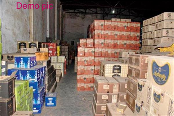 moga police found 1000 whiskey boxes