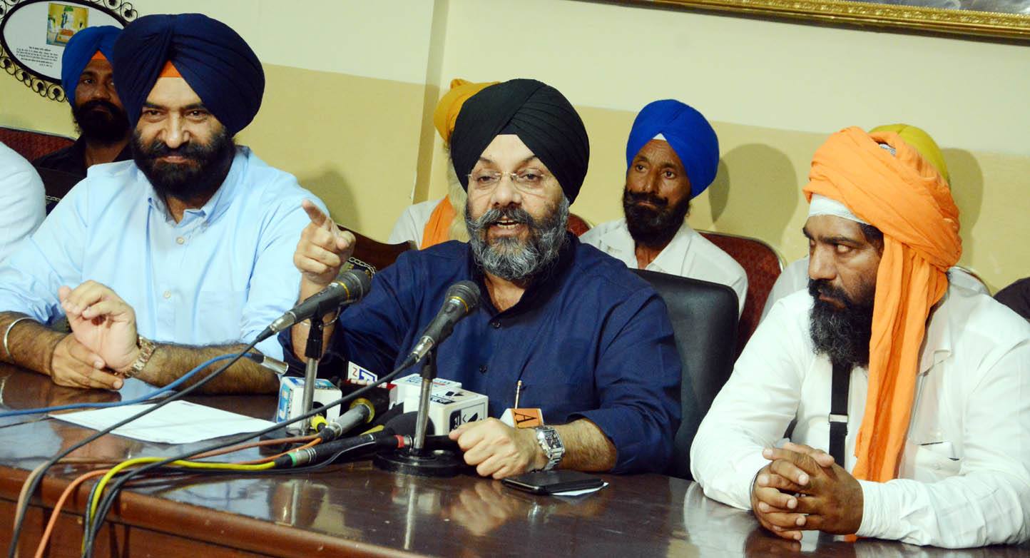 ਅੰਬਾਲਾ ''ਚ ਕੁੱਟਮਾਰ ਦੇ ਸ਼ਿਕਾਰ ਹੋਏ ਸਿੱਖ ਨੌਜਵਾਨ ਲਈ ਦਿੱਲੀ ਗੁਰਦੁਆਰਾ ਪ੍ਰਬੰਧਕ ਕਮੇਟੀ ਦਾ ਵੱਡਾ ਐਲਾਨ (ਤਸਵੀਰਾਂ)