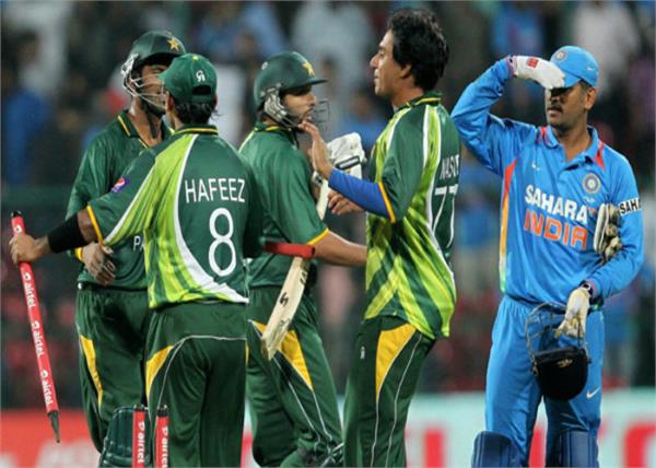 pakistan gives india a challenge  said   indian team is afraid from our team