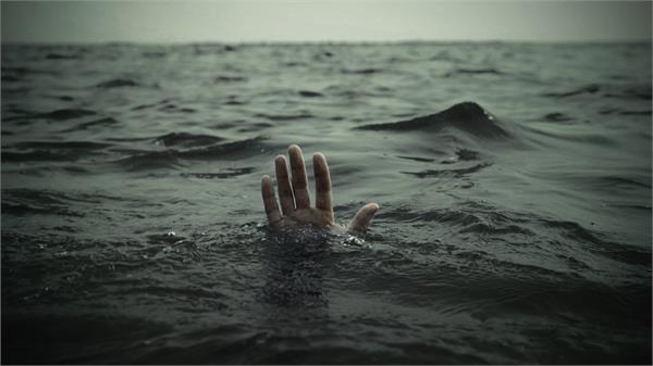 a person drowned in a river with a foot slip