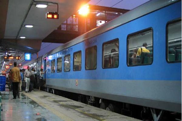 now the designers will find a clean design cleaner blanket in the train