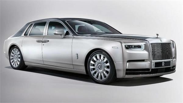 rolls royce s eighth generation phantom revealed learn features