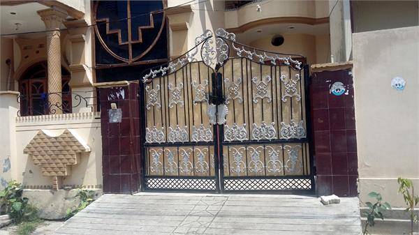 an attempt to seize vijay sampla  s office
