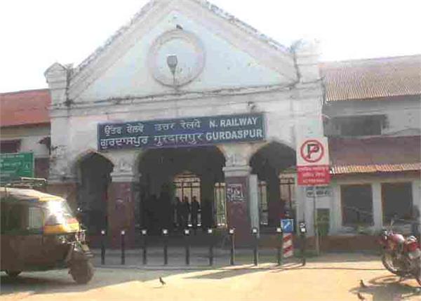 despite the high alert  the security of the railway station ram ramesh