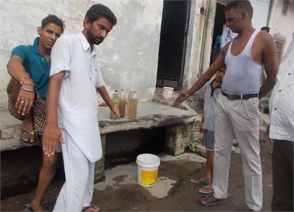 in the houses of mohalla gobindgarh  drinking water was spoiled by the people