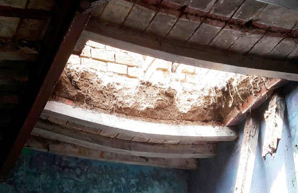 2 family house collapse due to continuous rain