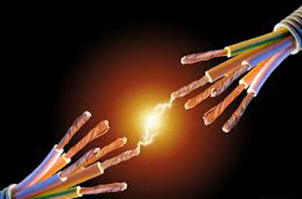 ਖੇਤ ''ਚ ਡਿੱਗੀ ਸ਼ੈਲਰ ਦੀ ਤਾਰ ਤੋਂ ਕਰੰਟ ਲੱਗਣ ਨਾਲ ਨੌਜਵਾਨ ਦੀ ਮੌਤ