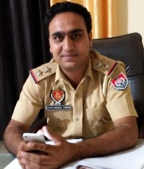 ਕਤਲ ਕੇਸ ''ਚ ਭਗੌੜਾ ਗੱਡੀ ਤੇ ਪਿਸਟਲ ਸਣੇ ਕਾਬੂ