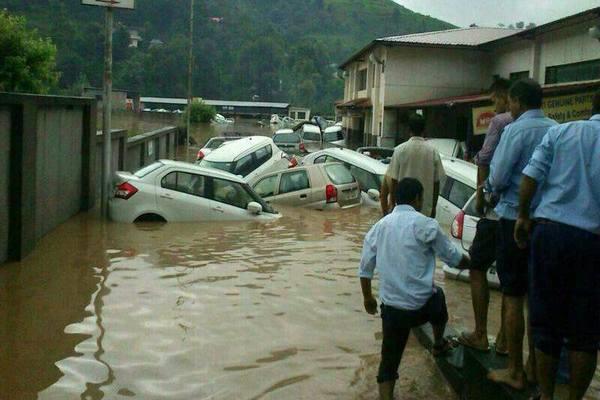 due to rainy floods  property worth 5 crore in shimla