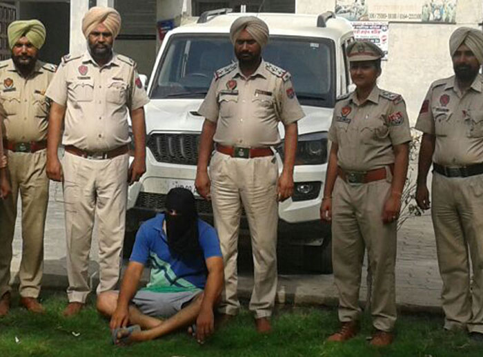240 ਬੋਤਲਾਂ ਸ਼ਰਾਬ ਸਣੇ 2 ਕਾਬੂ