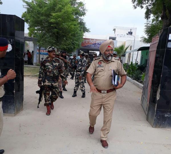 flag march released by punjab police and crpf