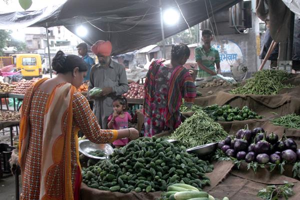 vegetables from the common man went missing from the kitchen