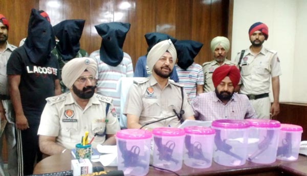 ਲੁੱਟ-ਖੋਹ ਦੀ ਯੋਜਨਾ ਬਣਾ ਰਹੇ ਗਿਰੋਹ ਦੇ 5 ਮੈਂਬਰ ਕਾਬੂ