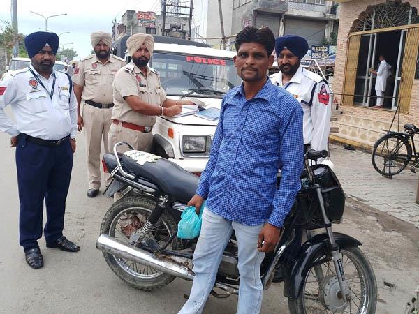 traffic police charged vehicle invoices