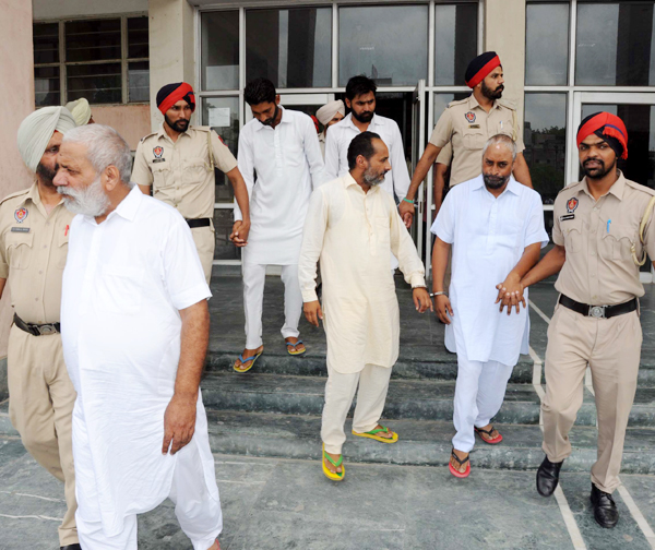 ਬੱਲੂਆਣਾ ਰੇਲਵੇ ਸਟੇਸ਼ਨ ਤੇ ਸ਼ੇਰਗੜ੍ਹ ਅਗਨੀਕਾਂਡ ਦੇ ਦੋਸ਼ੀ ਭੇਜੇ ਜੇਲ, ਇਕ ਰਿਮਾਂਡ ''ਤੇ