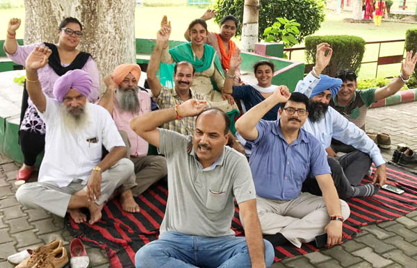 ਕਾਲਜ ਲੈਕਚਰਾਰਾਂ ਵੱਲੋਂ ਰੋਸ ਪ੍ਰਦਰਸ਼ਨ