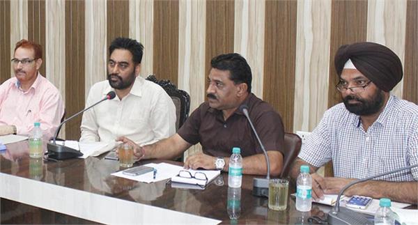 private doctors will not be able to cure dengue patients