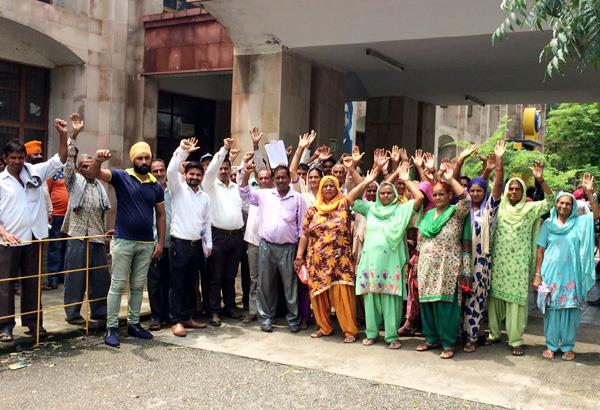 people protest against the administrative process