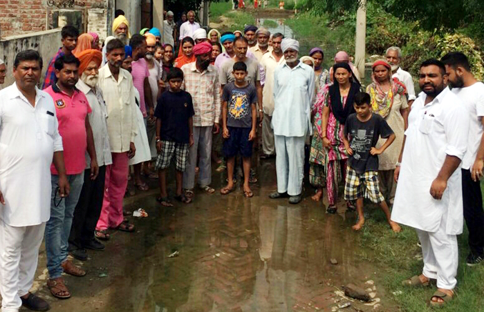 ਸਰਾਈਂ ਪਿੰਡ ''ਚ ਪਾਣੀ ਦੀ ਨਹੀਂ ਹੋ ਰਹੀ ਨਿਕਾਸੀ