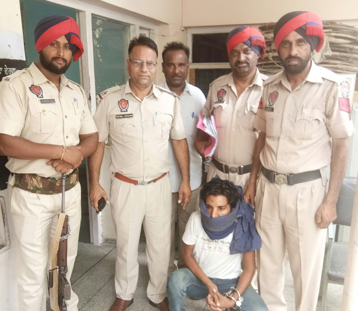 ਪਤਨੀ ਦੇ ਕਤਲ ਦੇ ਦੋਸ਼ ''ਚ ਗ੍ਰਿਫਤਾਰ ਪਤੀ ਪੁਲਸ ਰਿਮਾਂਡ ''ਤੇ