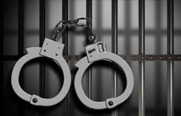 ਚਾਲੂ ਭੱਠੀ ਤੇ ਸ਼ਰਾਬ ਸਣੇ 3 ਗ੍ਰਿਫਤਾਰ