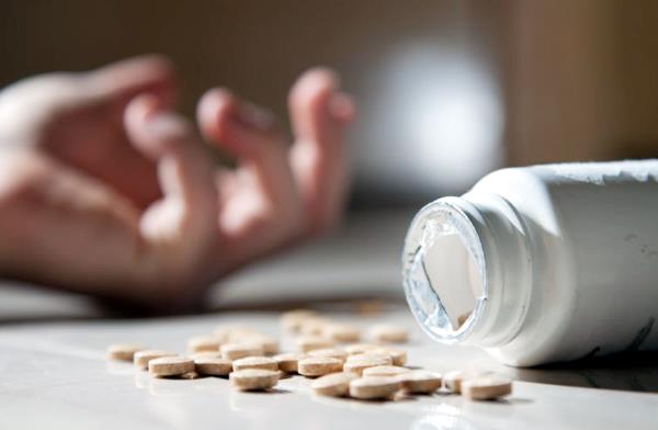 accidentally killed poisonous medicine  2 youths die