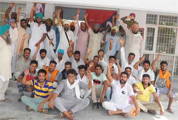 the arrest of 32 young farmers and 13 prisoners