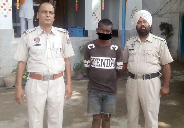 ਰੈਡੀਮੇਡ ਕੱਪੜਿਆਂ ਦੀ ਦੁਕਾਨ ਤੇ ਠੇਕੇ ''ਚ ਚੋਰੀ; 2 ਗ੍ਰਿਫਤਾਰ