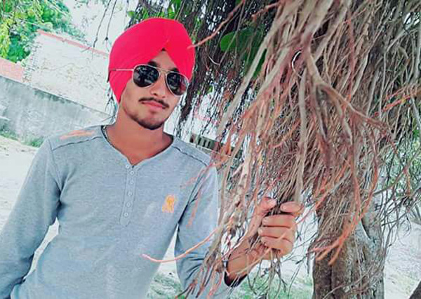 ਸੜਕ ਹਾਦਸੇ ''ਚ ਮੋਟਰਸਾਈਕਲ ਸਵਾਰ ਦੀ ਮੌਤ