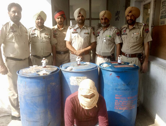 600 ਬੋਤਲਾਂ ਨਾਜਾਇਜ਼ ਸ਼ਰਾਬ ਸਣੇ 1 ਗ੍ਰਿਫਤਾਰ