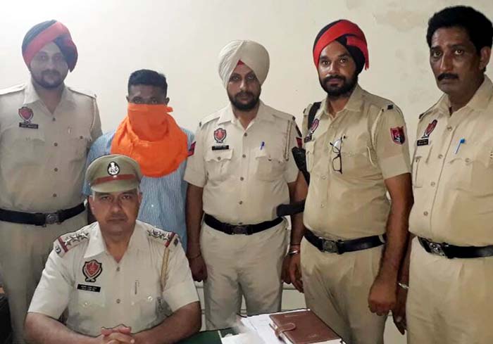 ਧੋਖਾਦੇਹੀ ਦੇ ਮਾਮਲੇ ''ਚ ਭਗੌੜਾ ਗ੍ਰਿਫਤਾਰ