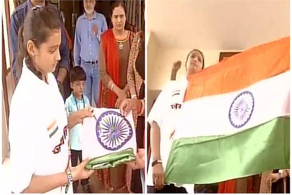 the girl from ahmedabad lunged her over to lal chowk in srinagar  s lal chowk