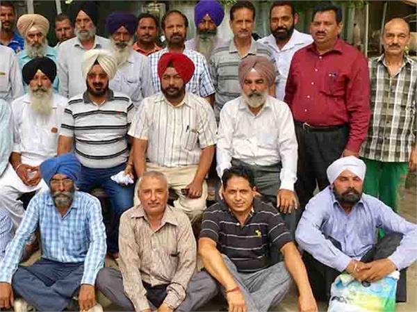 manipulating duties for identifying blue cards