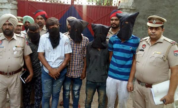 clash with the robbery of 16 cases of robbery