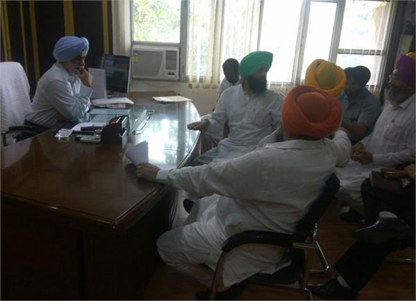 lending millions with crores of rupees by bringing contractors  bains