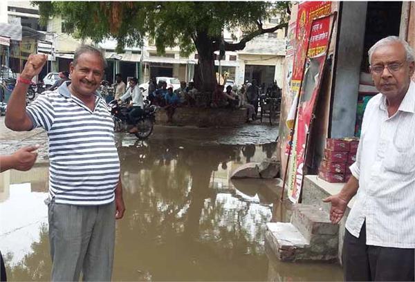 sewerage closed in main market  inviting invasive diseases