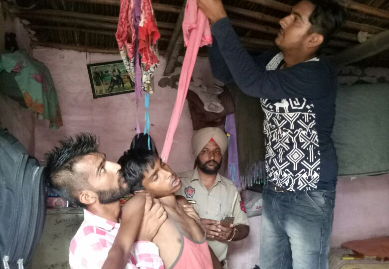 ਵਿਦਿਆਰਥੀ ਨੇ ਫਾਹਾ ਲੈ ਕੇ ਕੀਤੀ ਆਤਮਹੱਤਿਆ