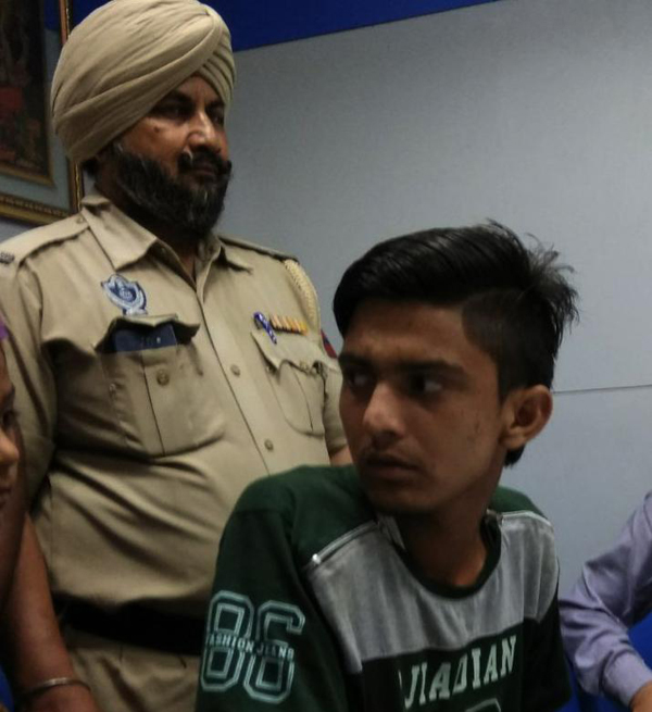 ਏ. ਟੀ. ਐੱਮ. ''ਚੋਂ ਪੈਸੇ ਹੜੱਪਣ ਵਾਲਾ ਕਾਬੂ