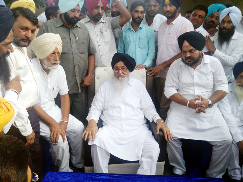 ਸੱਤਾ ''ਚ ਆ ਕੇ ਜੋ ਵਾਅਦੇ ਪੂਰੇ ਨਾ ਕਰੇ ਉਹ ਸਰਕਾਰ ਡਿਸਮਿਸ ਕੀਤੀ ਜਾਵੇ : ਬਾਦਲ