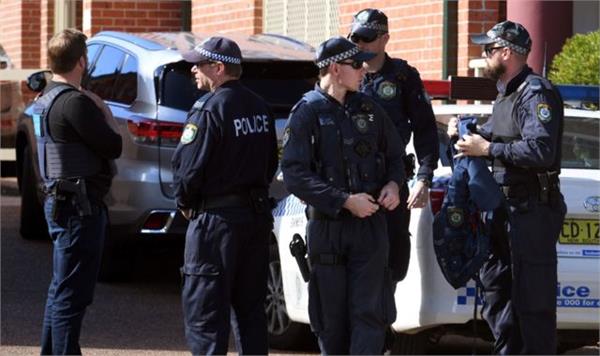 police  is   commander   directed plane bomb plot in australia