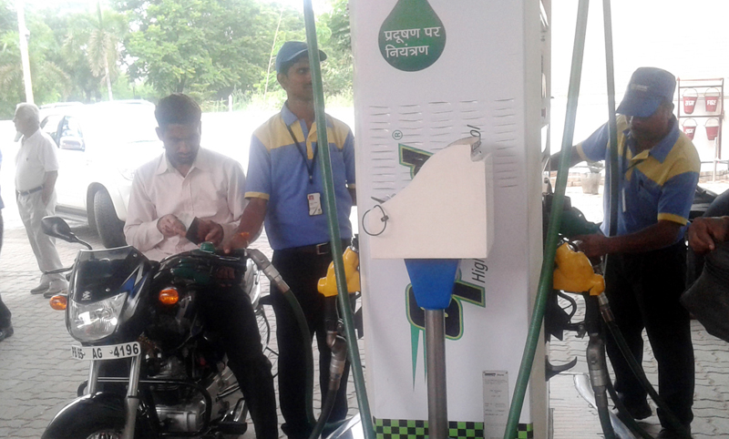 ਹੈਲਮੇਟ ਨਾ ਪਾਇਆ ਤਾਂ ਦੋਪਹੀਆ ਵਾਹਨ ''ਚ ਨਹੀਂ ਪਵੇਗਾ ਪੈਟ੍ਰੋਲ