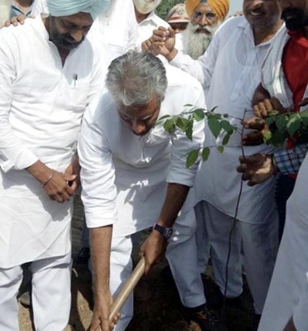 opposition does not make the sad minister at the center  jakhar
