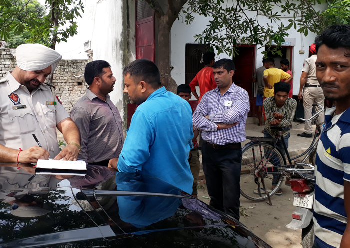 3 ਹਥਿਆਰਬੰਦ ਲੁਟੇਰਿਆਂ ਕਰਮਚਾਰੀਆਂ ਨੂੰ ਬੰਦੀ ਬਣਾ ਕੇ 35 ਹਜ਼ਾਰ ਲੁੱਟੇ