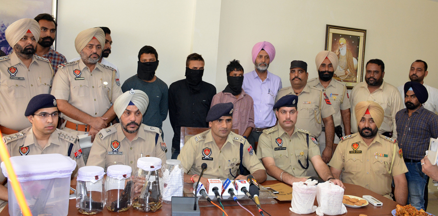 ਫਿਰੌਤੀ ਲੈ ਕੇ ਕਤਲ ਕਰਨ ਵਾਲਾ ਗੈਂਗ ਗ੍ਰਿਫਤਾਰ