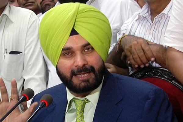 ਸੁਖਬੀਰ ਭੁੱਲ ਗਏ ਹਨ ਕਿ ਲੋਕਾਂ ਨੇ ਉਨ੍ਹਾਂ ਨੂੰ ਬਾਹਰ ਦਾ ਰਸਤਾ ਦਿਖਾ ਦਿੱਤਾ ਹੈ : ਸਿੱਧੂ