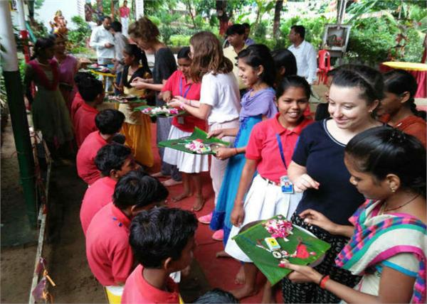 the french girls rakhke tied the children of the ashram